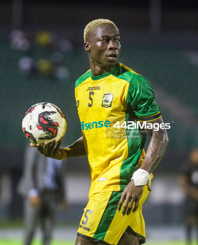 Justice Blay in action for Asante Kotoko in the Ghana Premier League